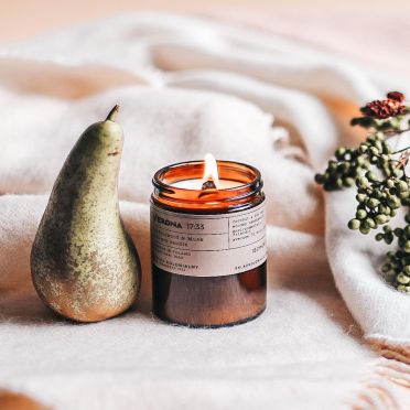 NATURALNA ŚWIECA SOJOWA - VERONA 17:33 fig,pinewood&musk I 180ml